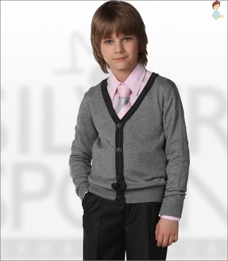 Clothing on September 1 for boys - knitwear