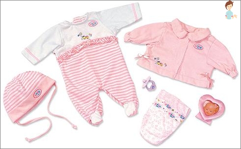 مجموعة من الملابس للفتيات حديثي الولادة