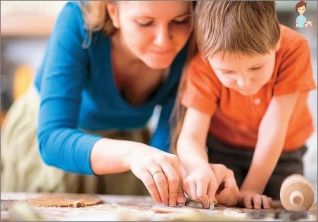 Como mãe de uma mãe para levantar seu filho com um homem de verdade