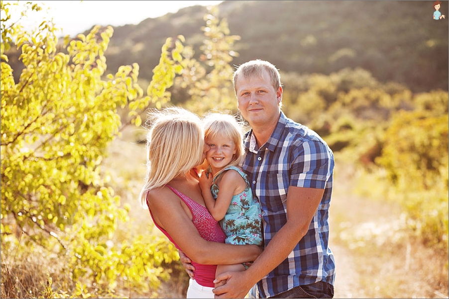 Family traditions for happiness and Lada in the family