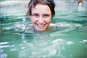 Bathing during menstruation. Pros and cons.
