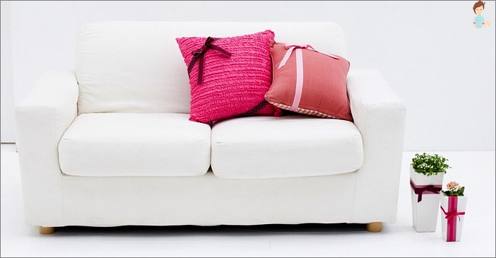 What to clean the armchairs and sofas at home