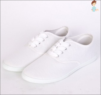 White Sneakers: Fashion Trend of this season