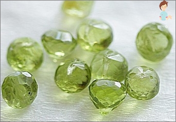 Stone Peridot: Hodnota, vlastnosti, aplikace