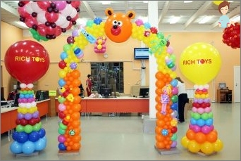 Die Ideen des Designs eines Kinderurlaubs mit Ballons