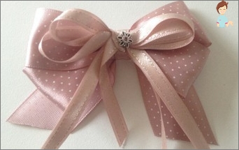 How to make a beautiful bow from a narrow satin ribbon?