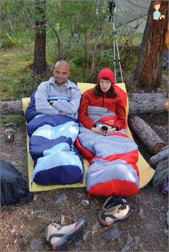 Schlafsack mit eigenen Händen: Merkmale des Schneidens und Nähens