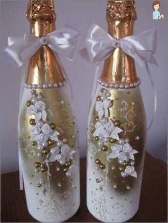 Wedding champagne and glasses: how to decorate with your own hands?