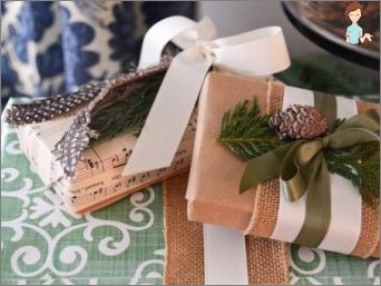 We master the art of creating a gift packaging: beautifully decorated it with your own hands