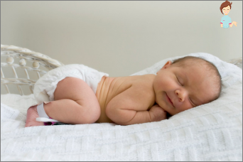 النوم على المعدة - خطر على الطفل؟