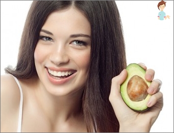 Máscara para el cabello del aguacate para ayudar con la vuelta tenue y seca